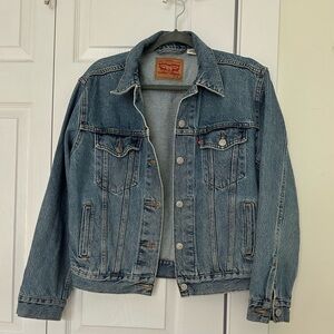 Levi's Classic Blue Denim Button Detail